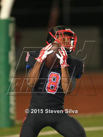 Thumbnail 1 in Centennial vs. Serra (2015 SoCal Honor Bowl) photogallery.