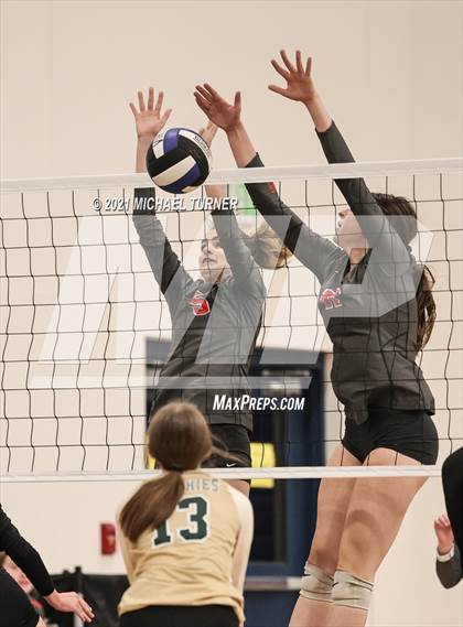 Thumbnail 2 in St. Maries @ Moscow (Scrimmage) photogallery.