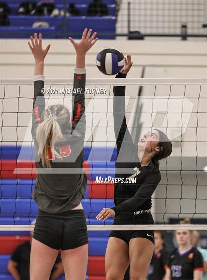 Thumbnail 2 in St. Maries @ Moscow (Scrimmage) photogallery.