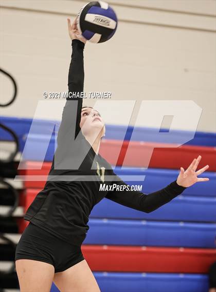 Thumbnail 2 in St. Maries @ Moscow (Scrimmage) photogallery.