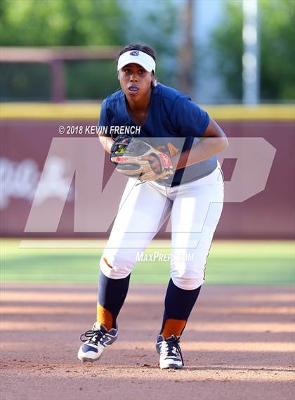 Thumbnail 2 in Ironwood Ridge vs. Cienega (AIA 5A State Final) photogallery.