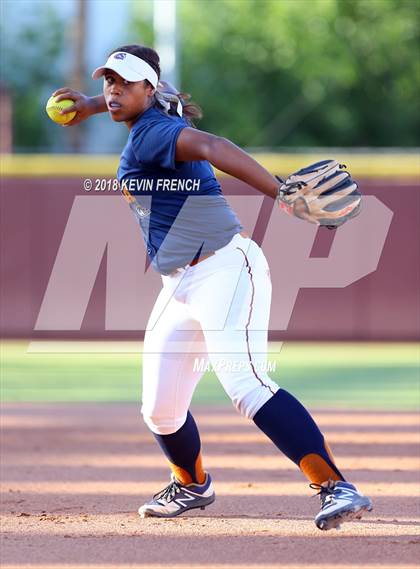 Thumbnail 2 in Ironwood Ridge vs. Cienega (AIA 5A State Final) photogallery.