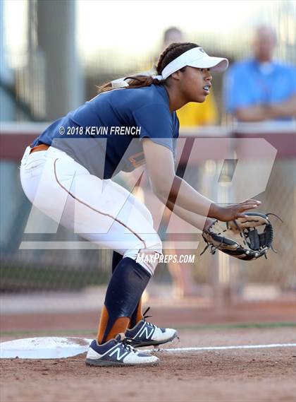 Thumbnail 3 in Ironwood Ridge vs. Cienega (AIA 5A State Final) photogallery.