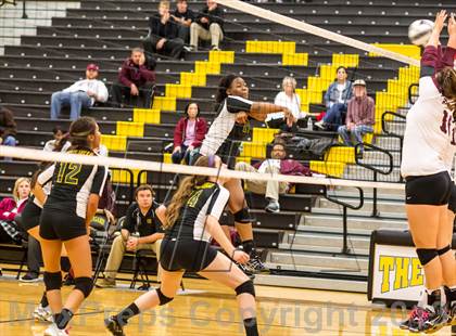 Thumbnail 1 in Irving North Hills vs Princeton (UIL 3A Bi-District Playoff) photogallery.