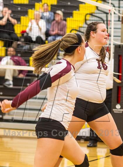 Thumbnail 1 in Irving North Hills vs Princeton (UIL 3A Bi-District Playoff) photogallery.