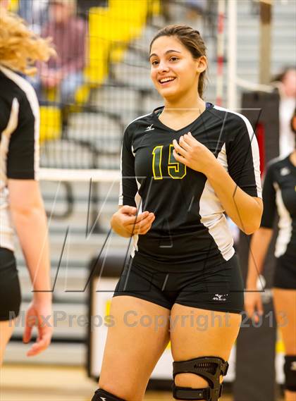 Thumbnail 3 in Irving North Hills vs Princeton (UIL 3A Bi-District Playoff) photogallery.