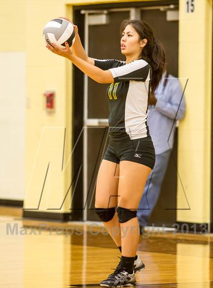 Thumbnail 3 in Irving North Hills vs Princeton (UIL 3A Bi-District Playoff) photogallery.