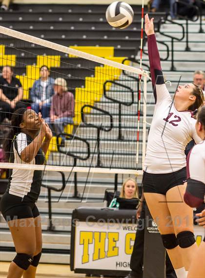 Thumbnail 1 in Irving North Hills vs Princeton (UIL 3A Bi-District Playoff) photogallery.