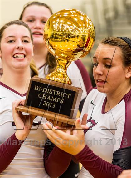 Thumbnail 2 in Irving North Hills vs Princeton (UIL 3A Bi-District Playoff) photogallery.