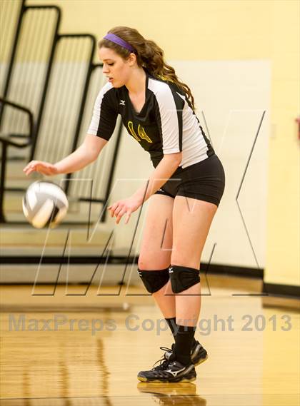 Thumbnail 3 in Irving North Hills vs Princeton (UIL 3A Bi-District Playoff) photogallery.