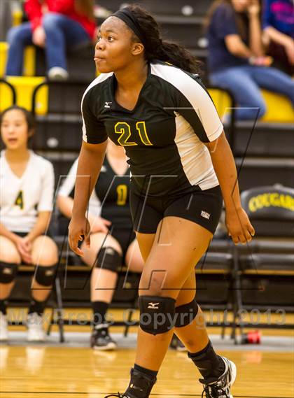 Thumbnail 2 in Irving North Hills vs Princeton (UIL 3A Bi-District Playoff) photogallery.