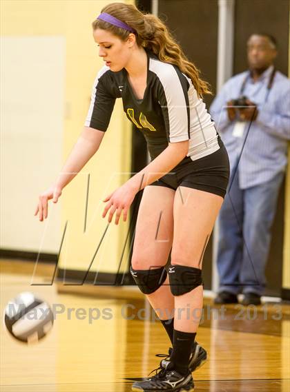 Thumbnail 3 in Irving North Hills vs Princeton (UIL 3A Bi-District Playoff) photogallery.