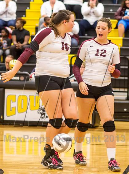 Thumbnail 3 in Irving North Hills vs Princeton (UIL 3A Bi-District Playoff) photogallery.