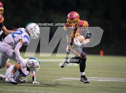 Thumbnail 2 in O'Dea vs Liberty (WIAA 3A Playoff Round 1) photogallery.
