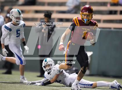Thumbnail 3 in O'Dea vs Liberty (WIAA 3A Playoff Round 1) photogallery.