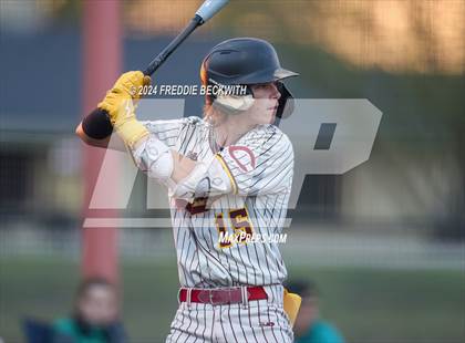 Thumbnail 1 in Tioga vs Collinsville (Gainesville High School) photogallery.