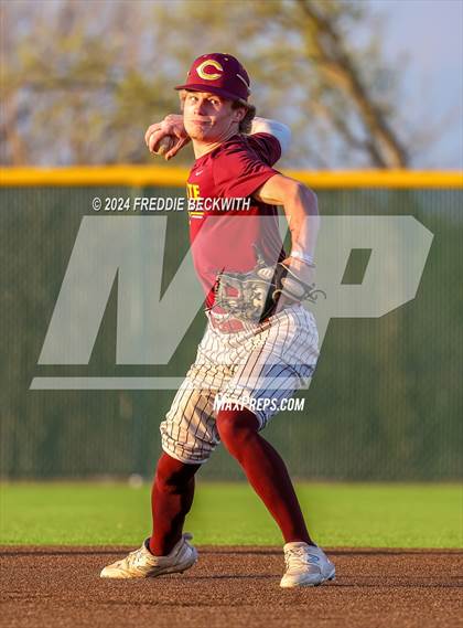 Thumbnail 1 in Tioga vs Collinsville (Gainesville High School) photogallery.