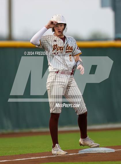 Thumbnail 2 in Tioga vs Collinsville (Gainesville High School) photogallery.