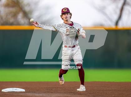 Thumbnail 2 in Tioga vs Collinsville (Gainesville High School) photogallery.
