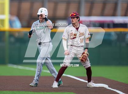 Thumbnail 1 in Tioga vs Collinsville (Gainesville High School) photogallery.