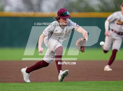 Thumbnail 2 in Tioga vs Collinsville (Gainesville High School) photogallery.