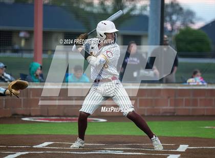 Thumbnail 3 in Tioga vs Collinsville (Gainesville High School) photogallery.