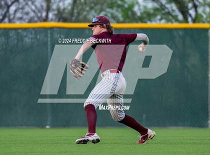 Thumbnail 1 in Tioga vs Collinsville (Gainesville High School) photogallery.