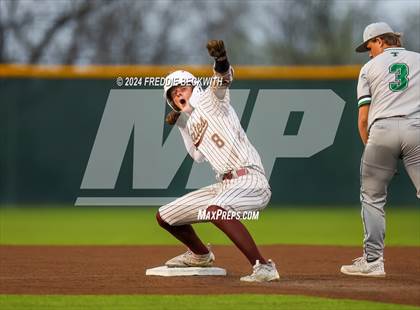 Thumbnail 2 in Tioga vs Collinsville (Gainesville High School) photogallery.