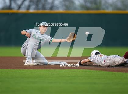 Thumbnail 2 in Tioga vs Collinsville (Gainesville High School) photogallery.