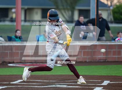 Thumbnail 2 in Tioga vs Collinsville (Gainesville High School) photogallery.