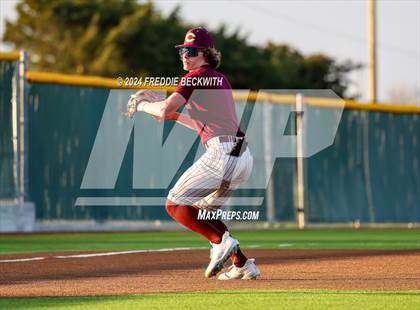 Thumbnail 1 in Tioga vs Collinsville (Gainesville High School) photogallery.