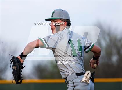 Thumbnail 1 in Tioga vs Collinsville (Gainesville High School) photogallery.