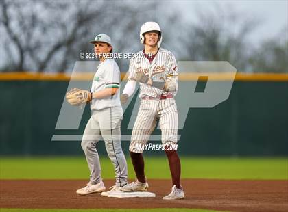 Thumbnail 1 in Tioga vs Collinsville (Gainesville High School) photogallery.