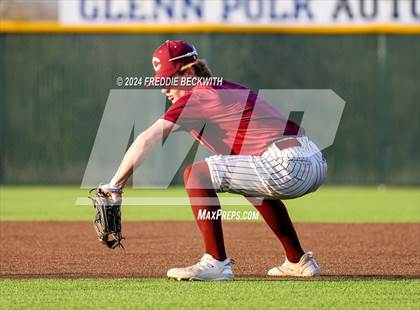 Thumbnail 2 in Tioga vs Collinsville (Gainesville High School) photogallery.