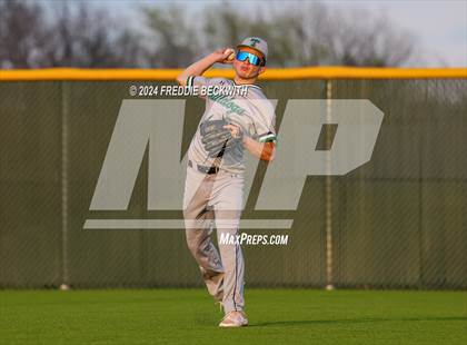 Thumbnail 2 in Tioga vs Collinsville (Gainesville High School) photogallery.