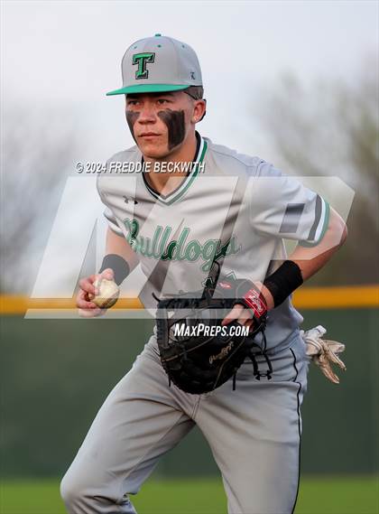 Thumbnail 3 in Tioga vs Collinsville (Gainesville High School) photogallery.
