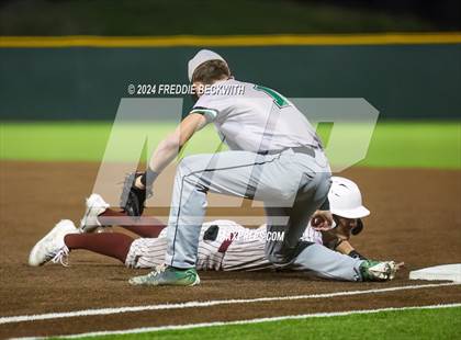 Thumbnail 2 in Tioga vs Collinsville (Gainesville High School) photogallery.