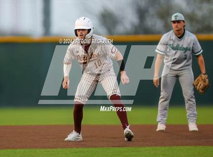 Thumbnail 2 in Tioga vs Collinsville (Gainesville High School) photogallery.
