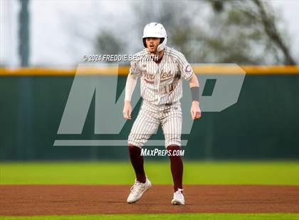 Thumbnail 2 in Tioga vs Collinsville (Gainesville High School) photogallery.