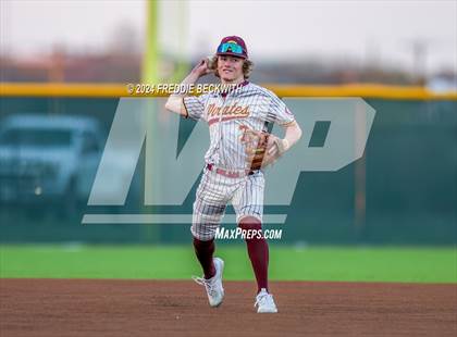 Thumbnail 1 in Tioga vs Collinsville (Gainesville High School) photogallery.