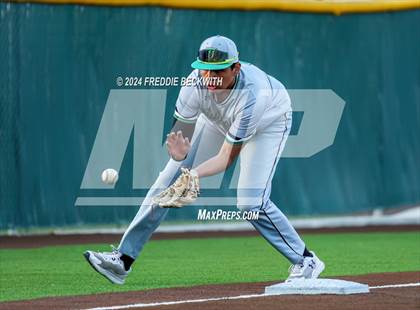 Thumbnail 2 in Tioga vs Collinsville (Gainesville High School) photogallery.