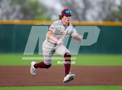 Thumbnail 1 in Tioga vs Collinsville (Gainesville High School) photogallery.