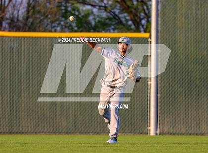 Thumbnail 3 in Tioga vs Collinsville (Gainesville High School) photogallery.