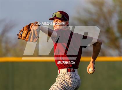 Thumbnail 3 in Tioga vs Collinsville (Gainesville High School) photogallery.