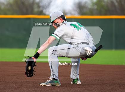 Thumbnail 2 in Tioga vs Collinsville (Gainesville High School) photogallery.