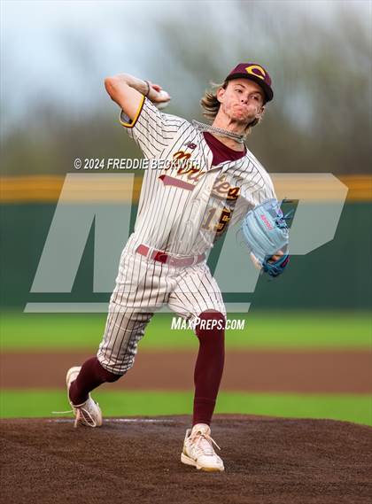 Thumbnail 2 in Tioga vs Collinsville (Gainesville High School) photogallery.