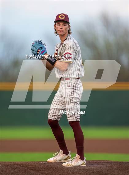 Thumbnail 2 in Tioga vs Collinsville (Gainesville High School) photogallery.