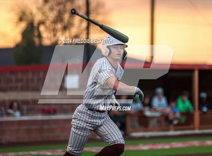 Thumbnail 1 in Tioga vs Collinsville (Gainesville High School) photogallery.