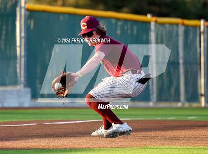 Thumbnail 3 in Tioga vs Collinsville (Gainesville High School) photogallery.