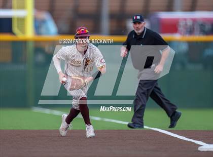 Thumbnail 2 in Tioga vs Collinsville (Gainesville High School) photogallery.